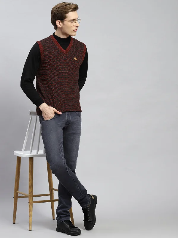 Men's Sweaters with Contrast TrimMen Maroon Jaquard Sweater