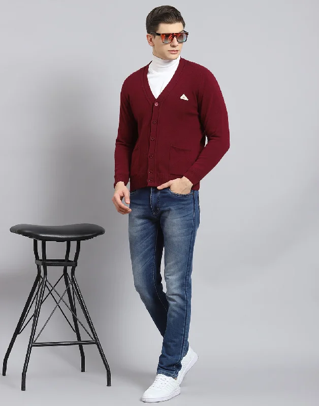 Men's Sweaters with Pleated DesignsMen Maroon Solid V Neck Full Sleeve Cardigan