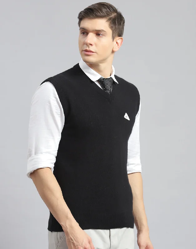 Men's Sweaters for LayeringMen Black Solid V Neck Sleeveless Sweater