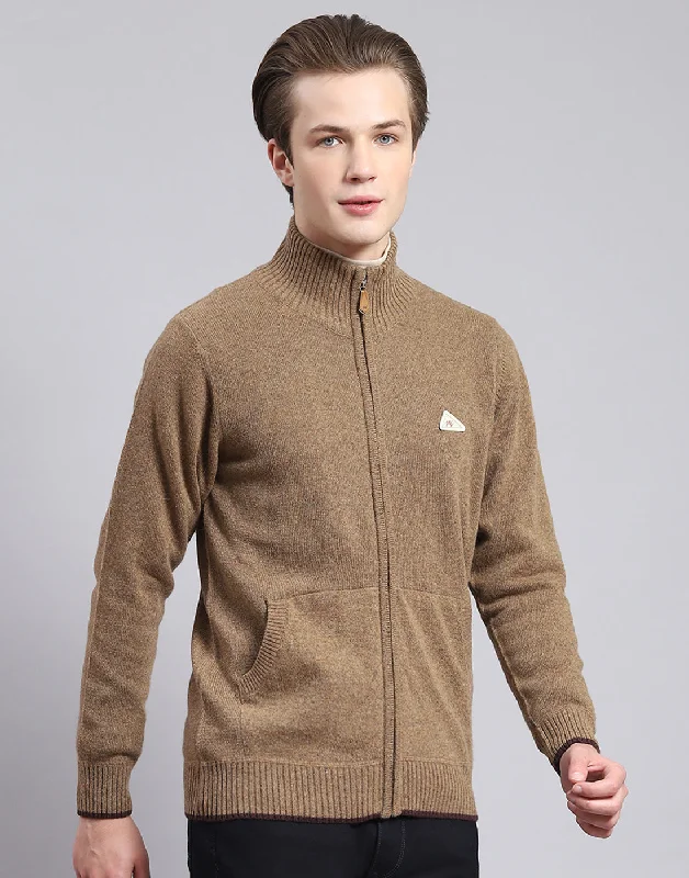 Men's Sweaters with Three-Quarter SleevesMen Brown Solid Stand Collar Full Sleeve Sweater