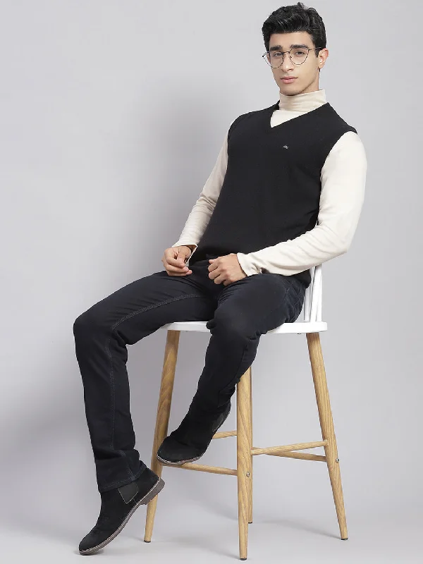 Men's Sweaters with Relaxed FitsMen Black Solid V Neck Sleeveless Sweaters/Pullovers