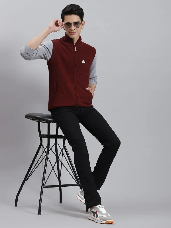 Trendy Men's Oversized SweatersMen Maroon Solid Stand Collar Sleeveless Sweaters/Pullovers