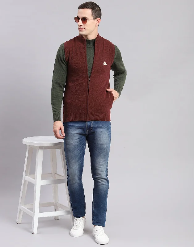 Men's Sweaters with Pockets and ZippersMen Maroon Solid Stand Collar Sleeveless Sweaters/Pullovers