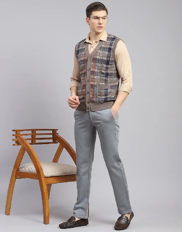 Men's Sweaters with Patchwork DesignsMen Brown Check V Neck Sleeveless Sweater