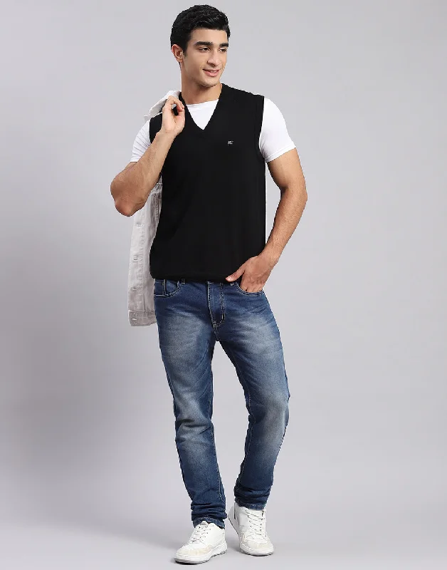 Men's Sweaters with Skinny FitsMen Black Solid V Neck Sleeveless Sweaters/Pullovers