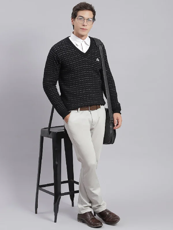 Men's Sweaters with Embroidered DesignsMen Black Self Design V Neck Full Sleeve Sweaters/Pullovers