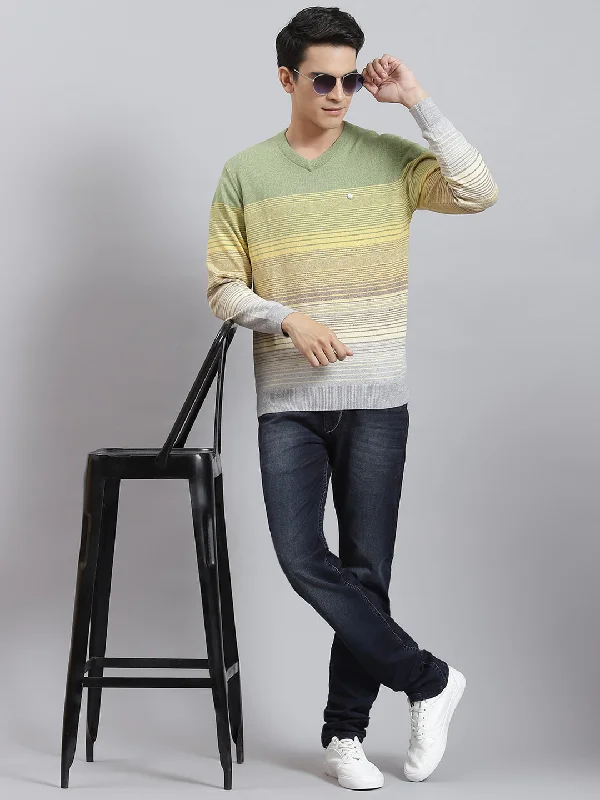 Trendy Men's Oversized SweatersMen Grey Stripe V Neck Full Sleeve Sweaters/Pullovers