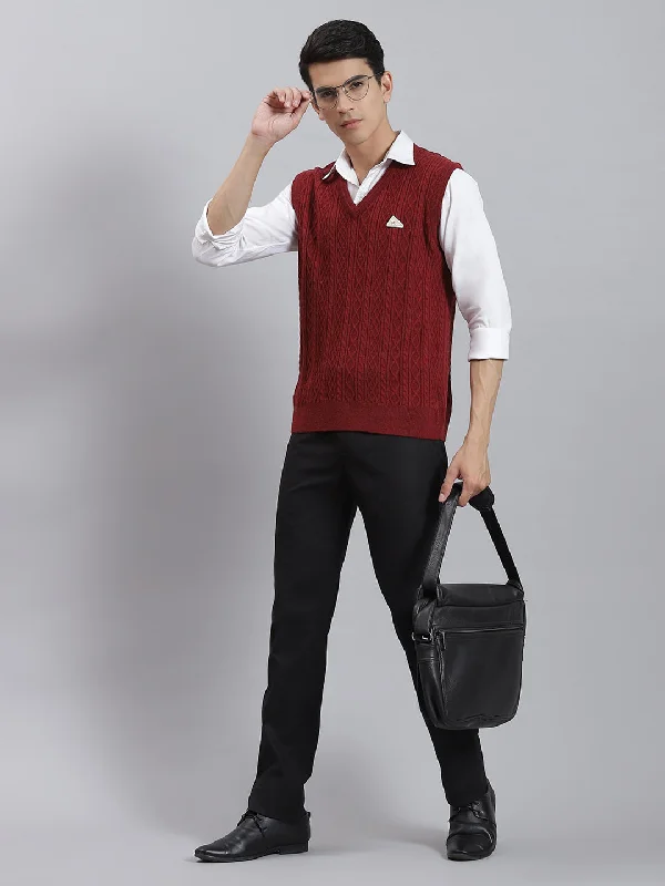 Men's Sweaters with Herringbone PatternsMen Maroon Self Design V Neck Sleeveless Sweaters/Pullovers