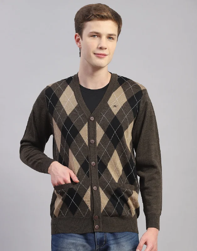 Men's Sweaters with Checkerboard PatternsMen Brown Self Design V Neck Full Sleeve Cardigan