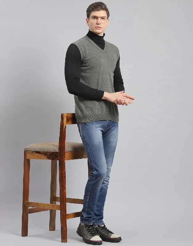 Men's Sweaters for Casual OccasionsMen Olive Solid V Neck Sleeveless Sweater