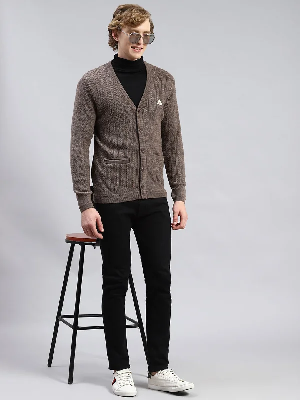 Men's Sweaters with Checkerboard PatternsMen Brown Self Cardigan