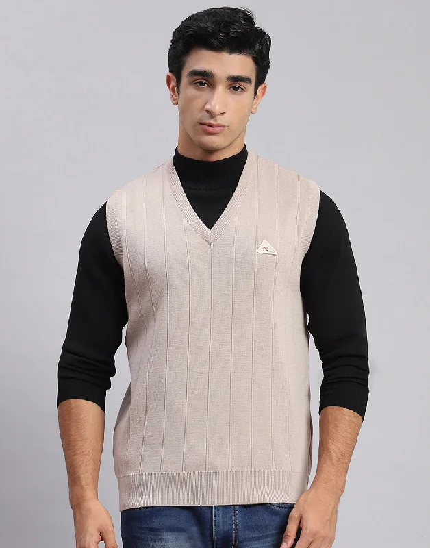 Men's Sweaters for Mild WeatherMen Beige Solid V Neck Sleeveless Sweaters/Pullovers