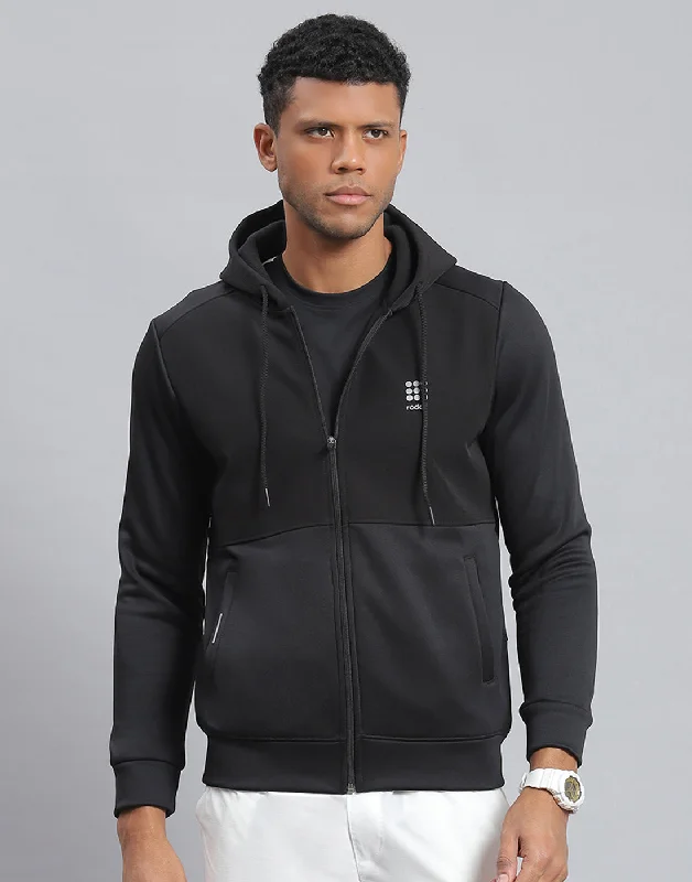 Lightweight Men's Running HoodiesMen Black Solid Hooded Full Sleeve Sweatshirt