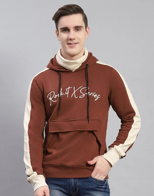 Fashionable Men's Streetwear HoodiesMen Brown Solid Hooded Full Sleeve Sweatshirt